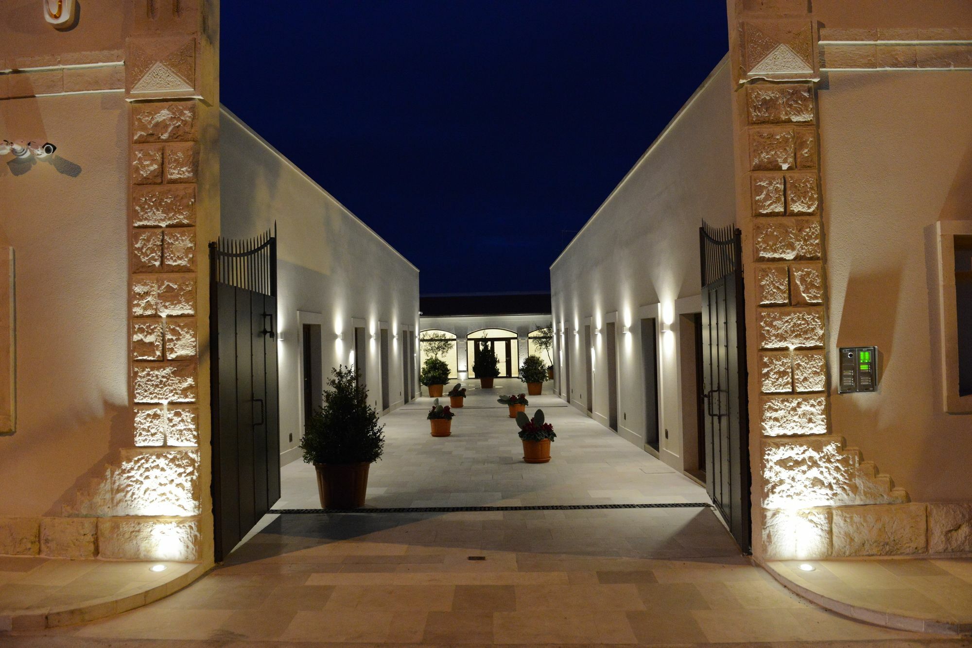 Domus Antiqua Aparthotel